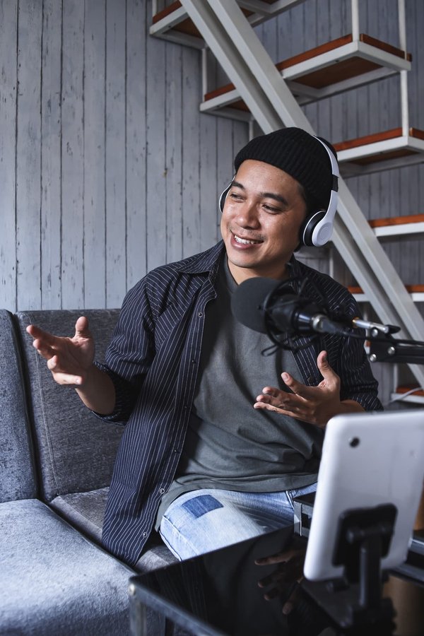 How Can UK Podcasters Utilize Spotify's Latest Features to Increase Audience Engagement?
