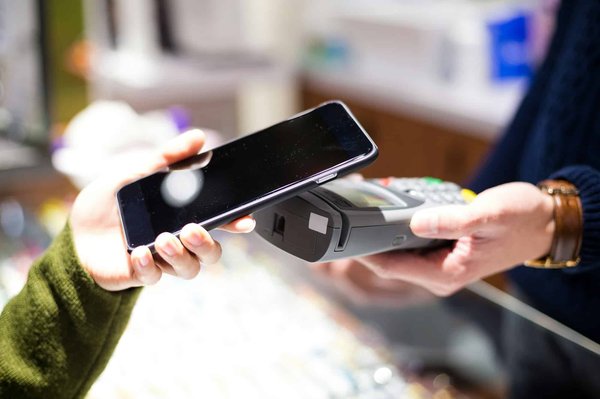 How to Develop Effective Mobile Payment Solutions for UK Public Transport Systems?